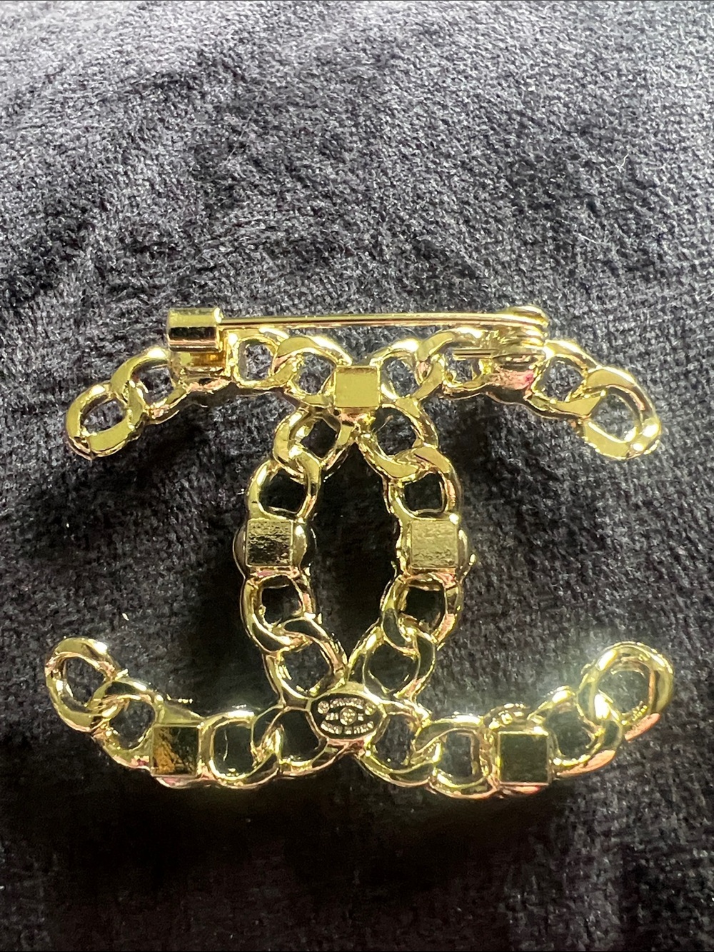 Gold-Tone Crystal Chain Logo Brooch - Multicolor - Picture 5 of 8